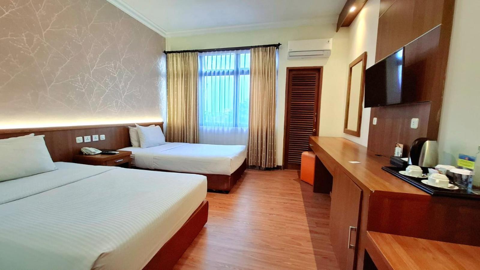 Hotel Mmugm 3*